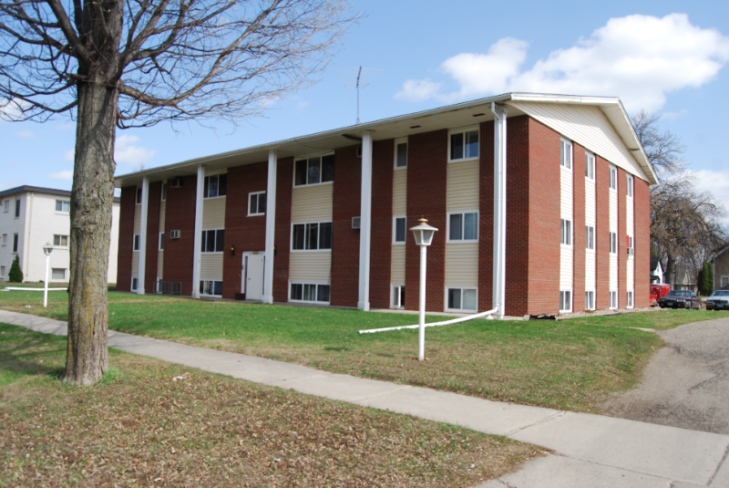 Hutchinson Apartment: 565 Jefferson Street SE