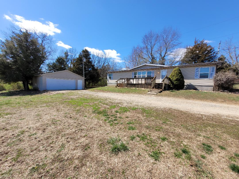 Berryton House: 3841 SE 85TH
