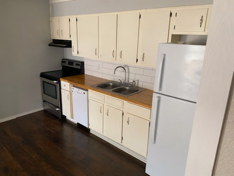 Pleasanton Apartment: 719 San Antonio St.
