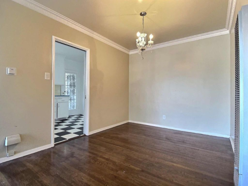 Los Angeles Apartment: 4068 9th Ave