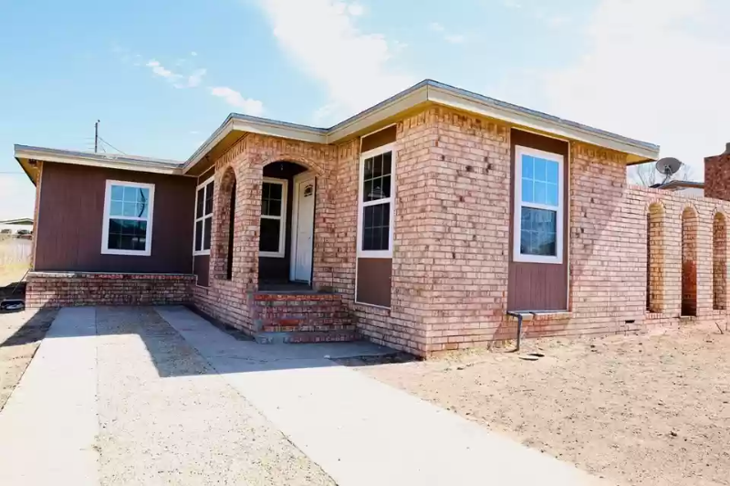 Big Spring House: 1303 Barnes Ave
