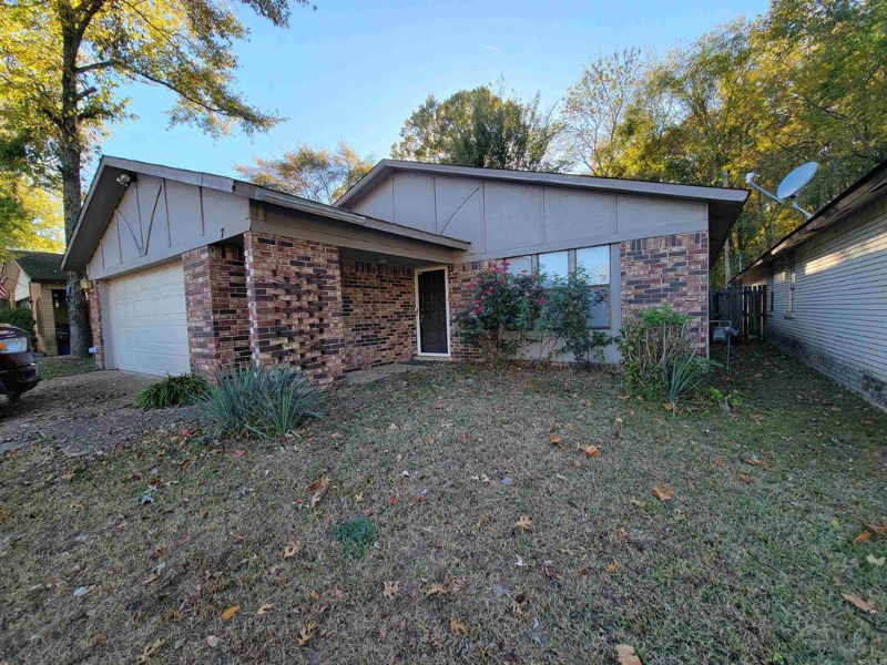 Sherwood House: 7 Santiago Drive