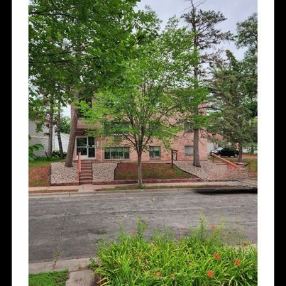 Saint Paul Apartment: 1086 Como Place