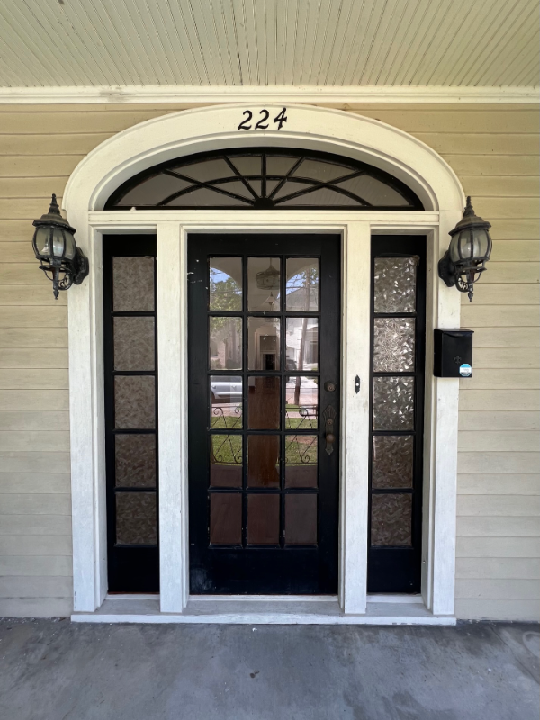 Metairie House: 224 Phosphor Ave