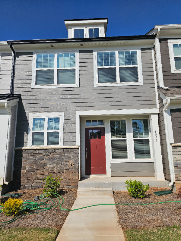 Belmont Townhome: 1071 South Point Road