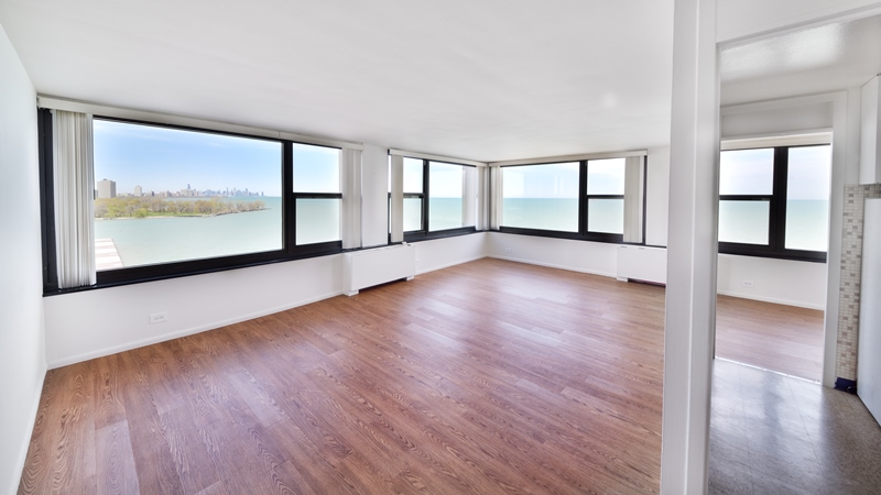 CHICAGO Apartment: 7447 S. South Shore Drive