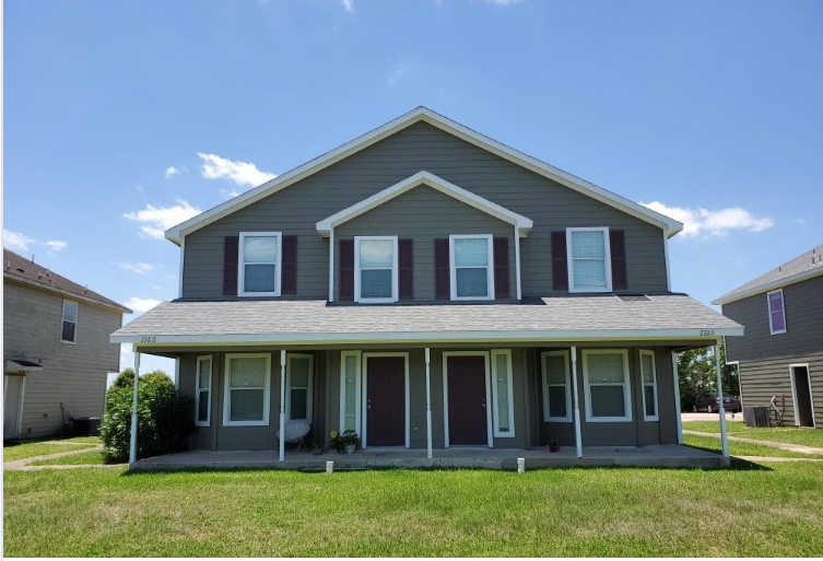 Prarie View Townhome: 23240 High Point St