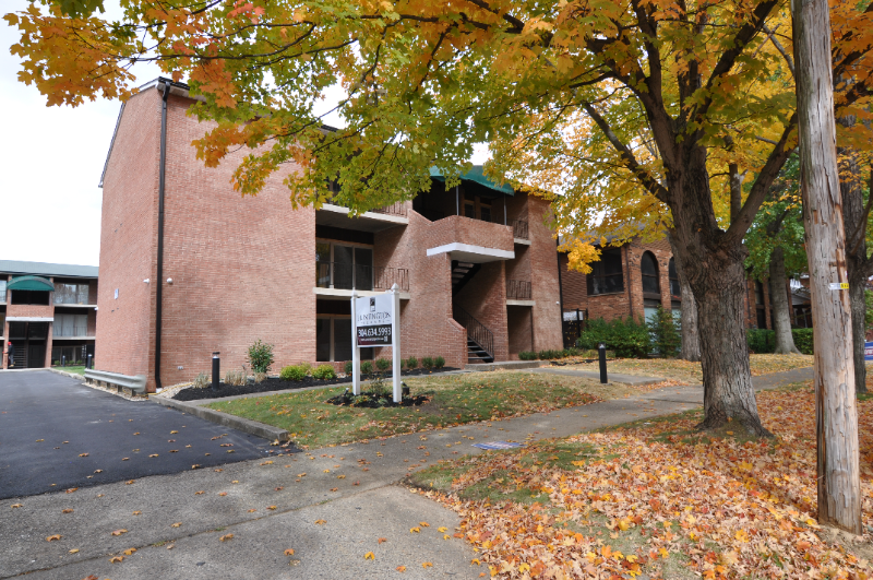 Huntington Apartment: 924 10th Ave