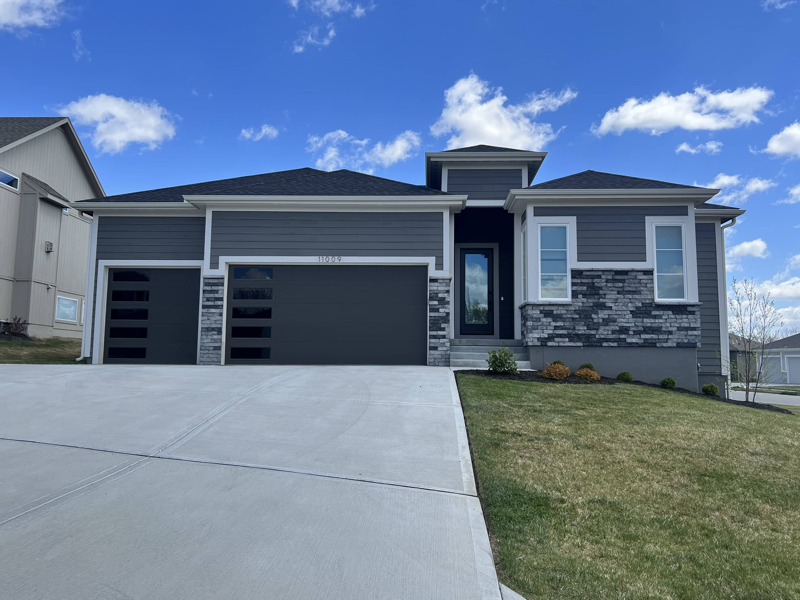 Olathe House: 11009 S. Millstone Dr.