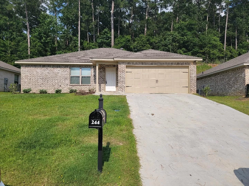 Pearl House: 244 Skylane Dr