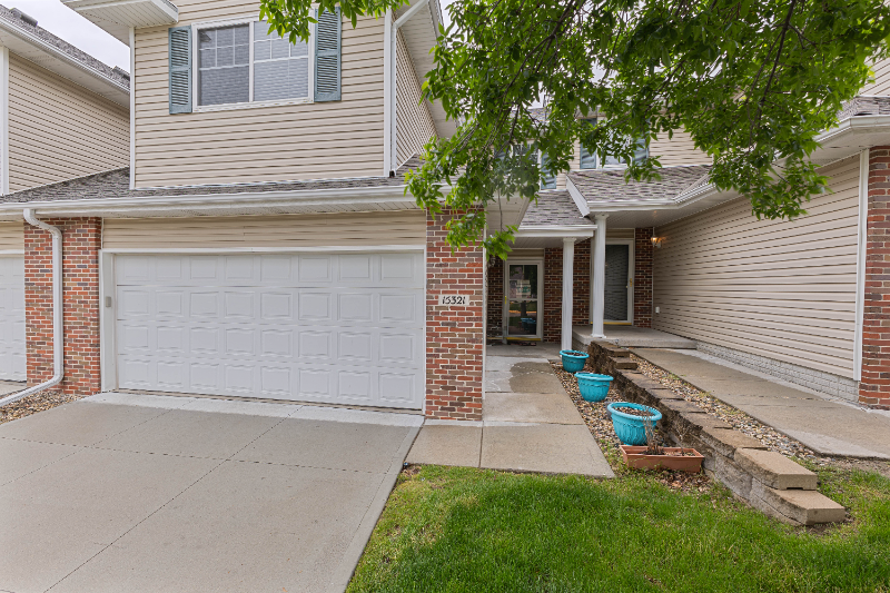 omaha Townhome: 15321 Amy Plaza