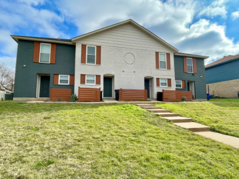 Benbrook Townhome: 3813 Coates Cir