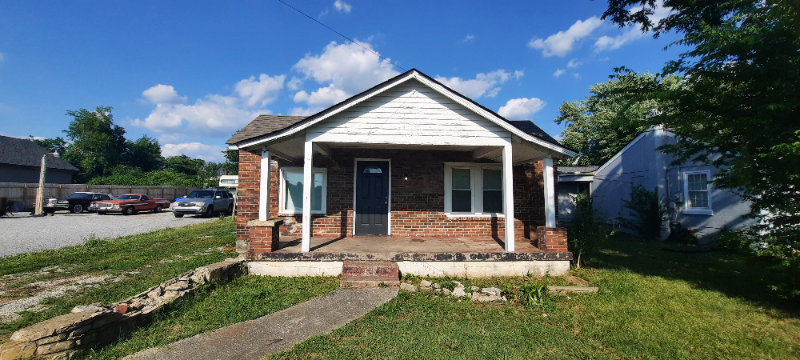 Nashville House: 1610 24th Ave N