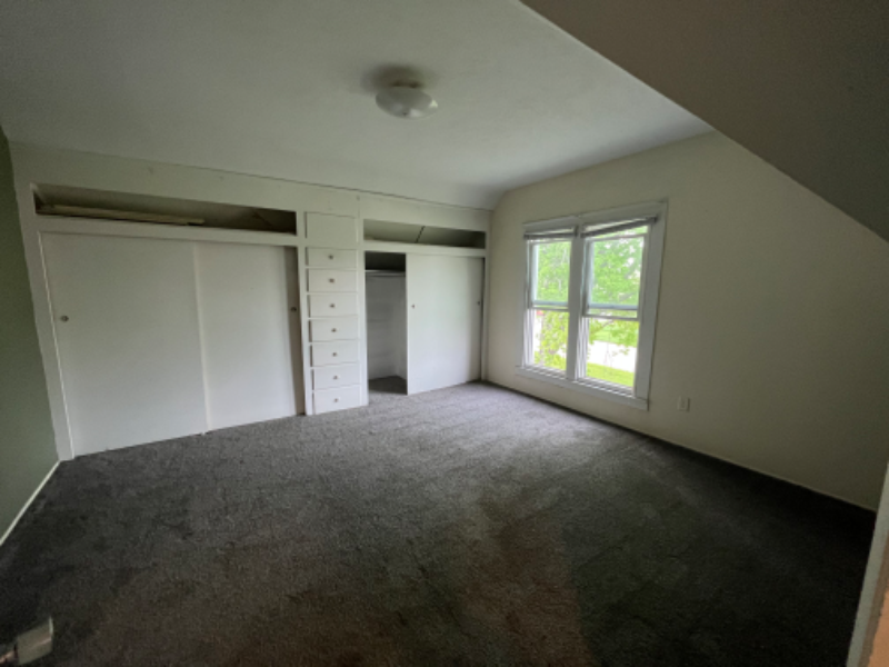 Wayne Apartment: 522 E 5th St