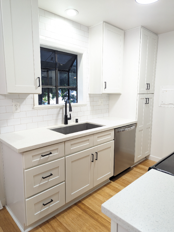 Long Beach Condo: 725 Coronado Ave