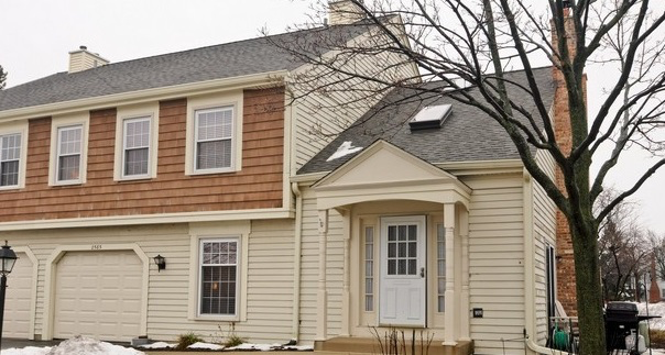 Schaumburg Townhome: 2694 College Hill Cir