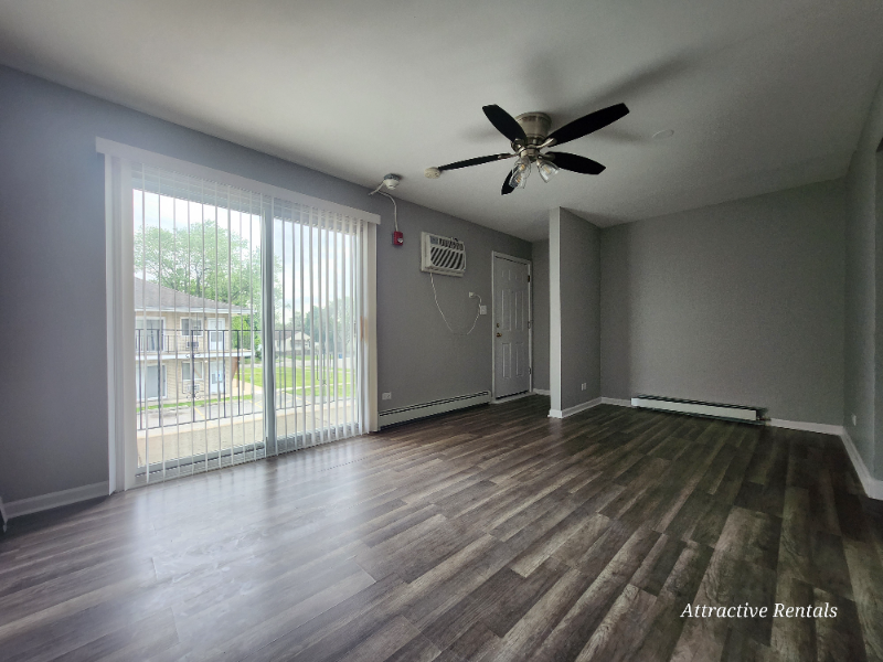 Chicago Heights Apartment: 3333 Commercial Ave