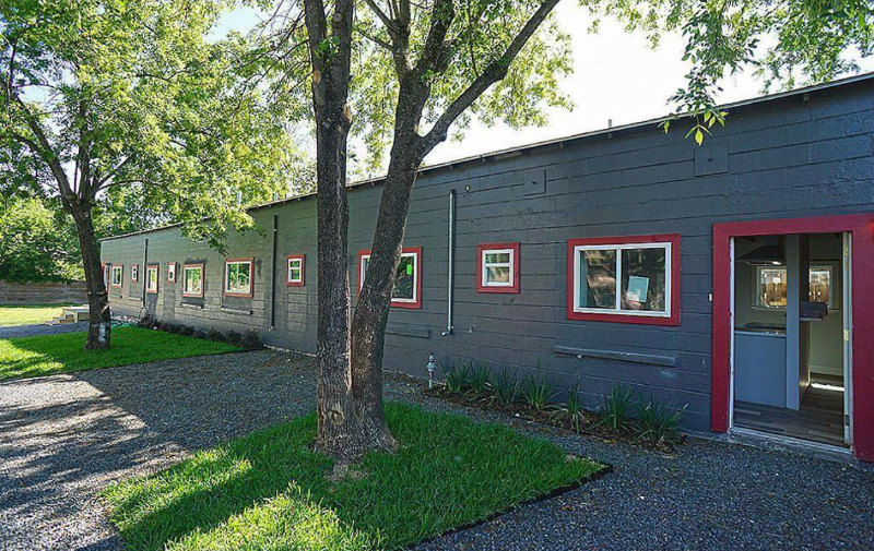 Houston House: 5021 Polk