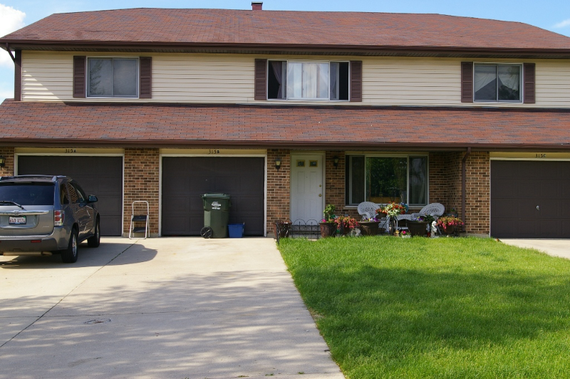 bloomingdale Townhome: 315 Creekside