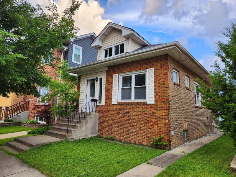 Chicago House: 7445 W Addison St