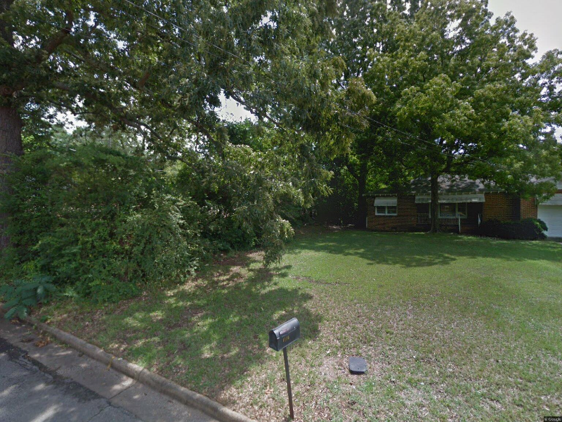 Oxford House: 1115 Luttrell Street