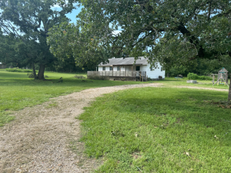 Huntsville House: 1644 FM 1696 West