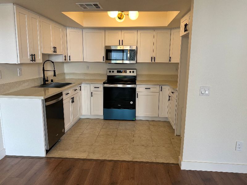 Tarzana House: 18408 Hatteras Street