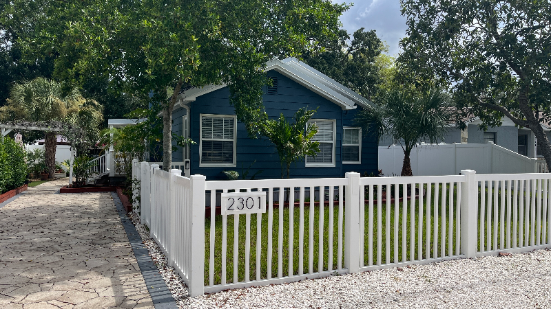 Tampa House: 2301 W Idlewild Ave