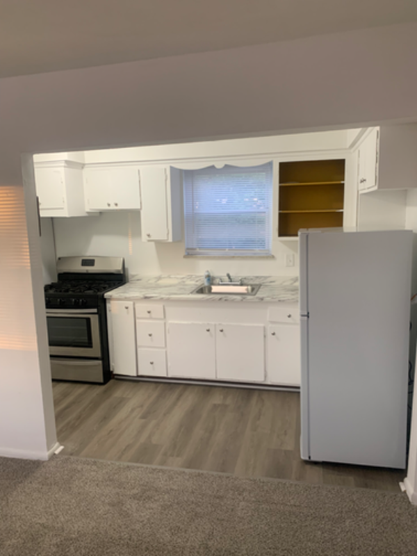 Solon Apartment: 33170 Aurora Road