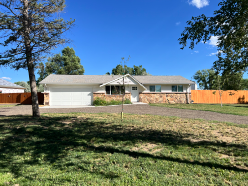 Lafayette House: 11316 Flatiron Dr