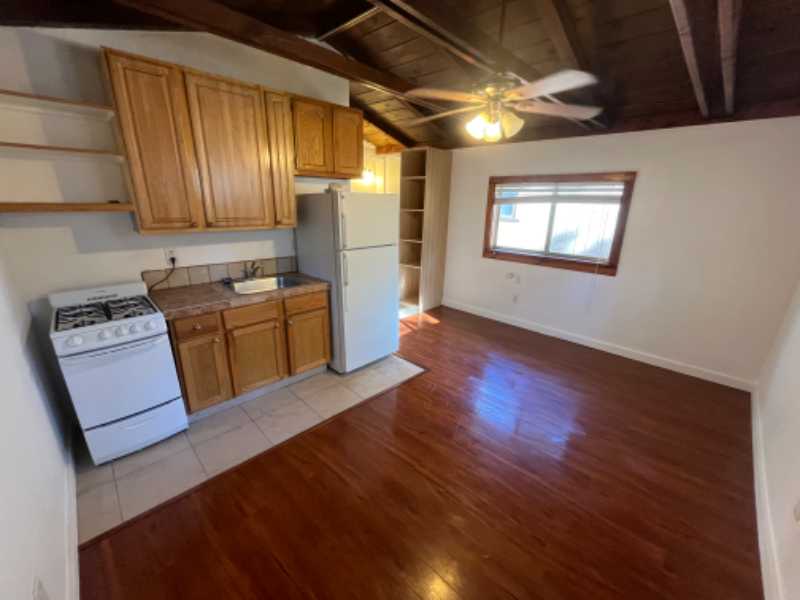 South Lake Tahoe Apartment: 2975 Sacramento Ave