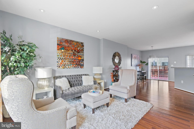 Fairfax Townhome: 13138 Quail Creek Ln