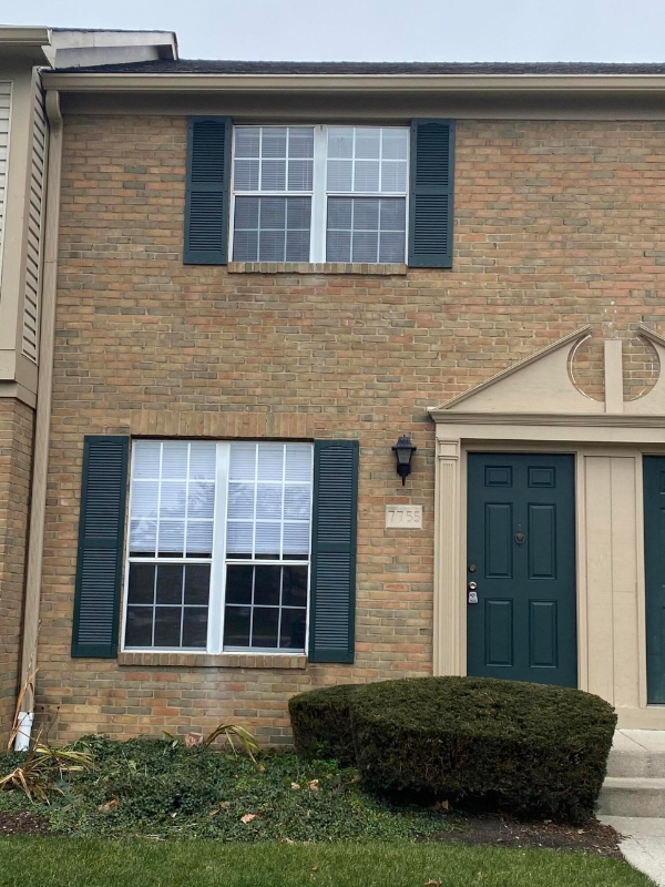 Dublin House: 7755 Hansgrove Ct