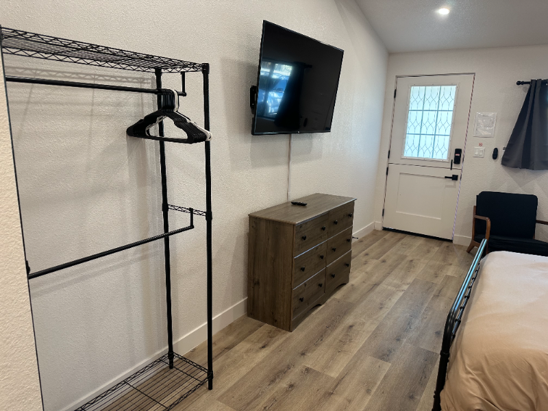 Pinetop Apartment: 858 E White Mountain Blvd
