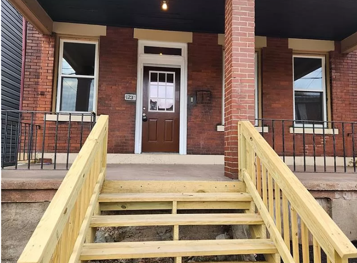 Pittsburgh House: 1238 Superior Ave