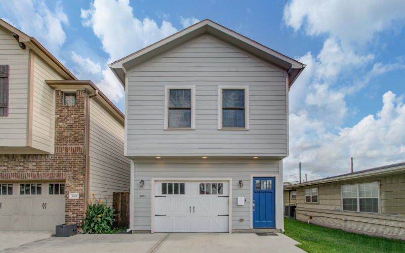 Houston Other: 805A W 20th St.