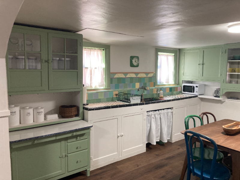 San Mateo House: 943 N Idaho St