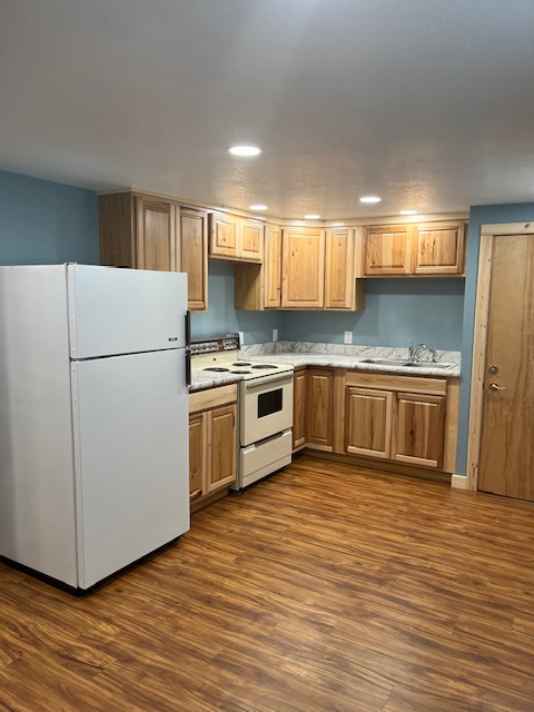 Roundup Multiplex: 915 1st St W