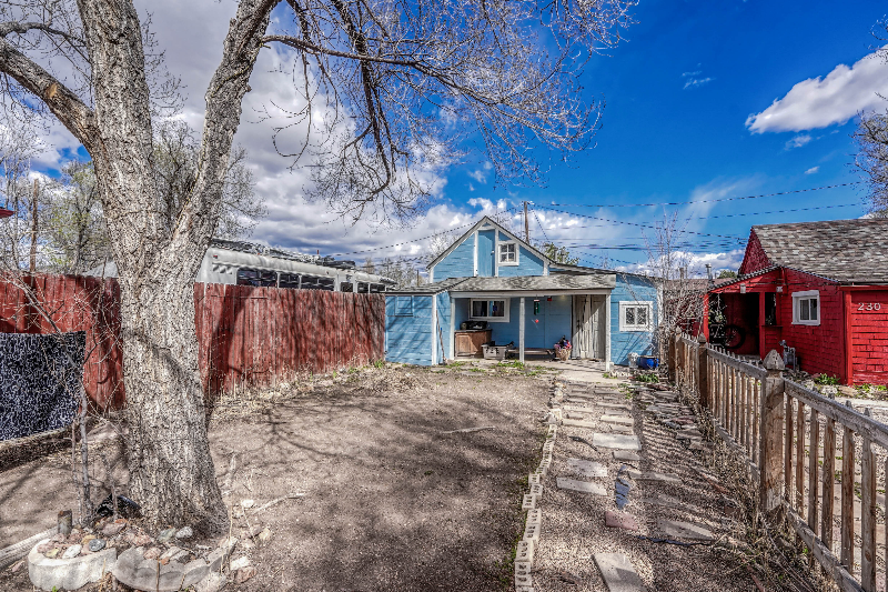 Colorado Springs House: 228 E Harrison St