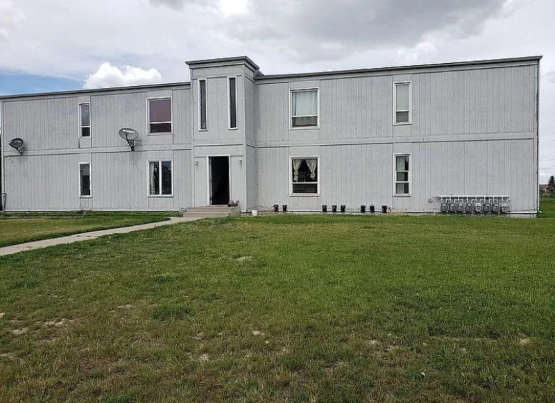 Conrad Apartment: 321 2nd Ave NW