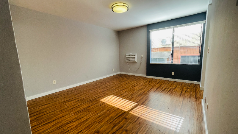 Hollywood Apartment: 7044 Hawthorn Ave 214