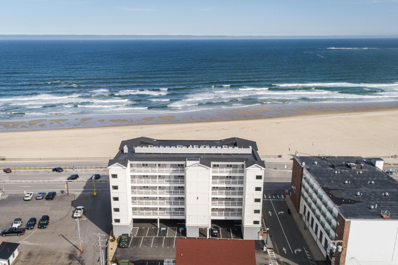 Hampton Condo: 315 Ocean Boulevard