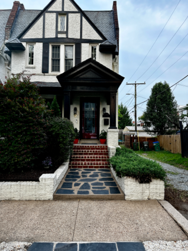 Richmond House: 109 N Crenshaw Ave