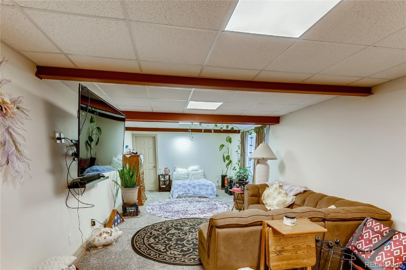 Arvada House: 9040 W 64th Plz