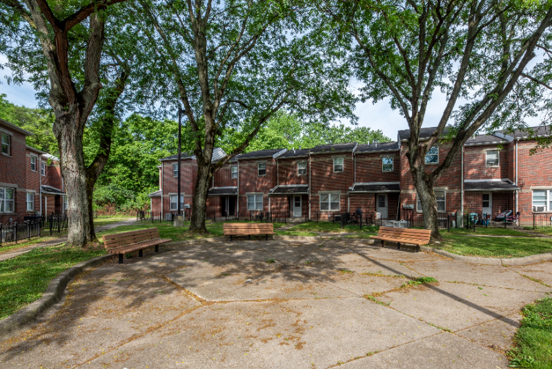 Columbus Townhome: 755 Canonby Pl