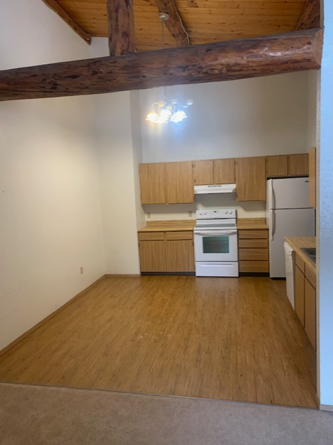 North Pole Apartment: 3152 Wyatt Rd