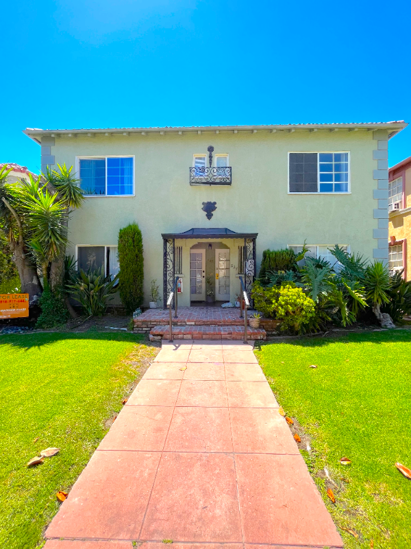 Beverly Hills Apartment: 227 S Gale Dr