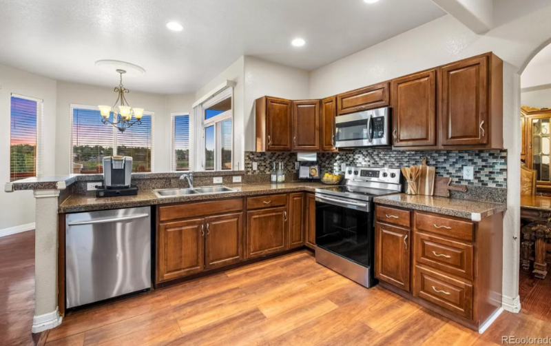 Thornton House: 3243 E 94th Dr