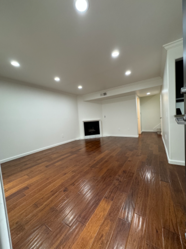 Sherman Oaks Townhome: 13022 Riversidd Dr