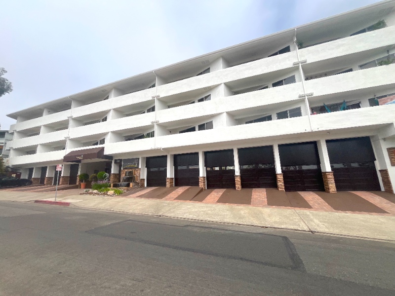 Laguna Beach Apartment: 100 Cliff Dr